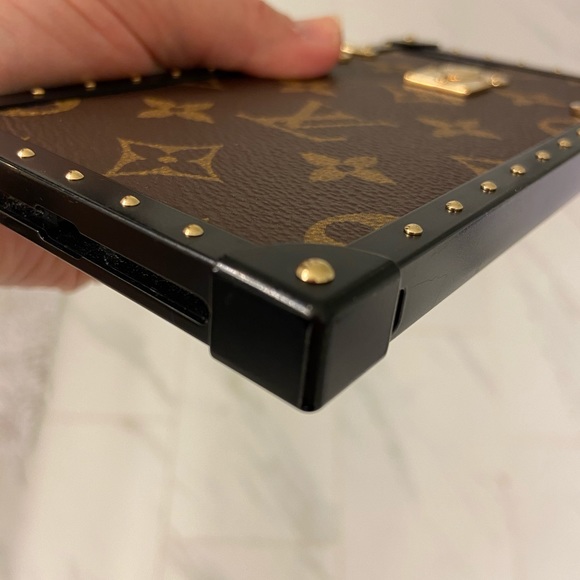 Louis Vuitton Eye-Trunk for iPhone 7 Plus / 8 Plus - Picture 7 of 8